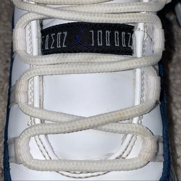Kids Jordan 11 Low - Picture 9 of 13